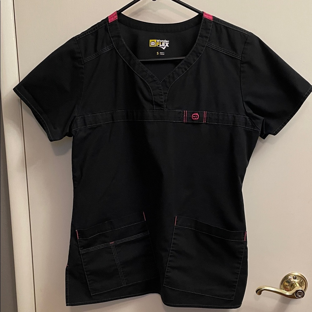Women’s WonderWink Matching Black and Pink Scrub Top and Pants Set